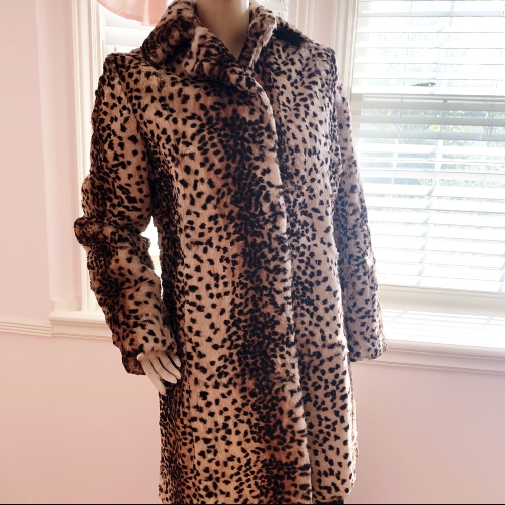 Lovely Animal print fur coat medium